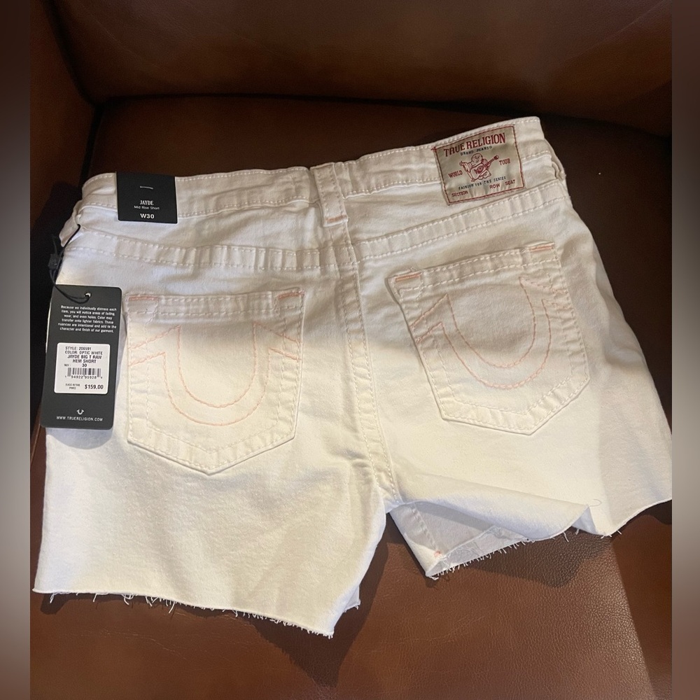 Jayde Big T Raw Hem Short - Optic White with light pink outline